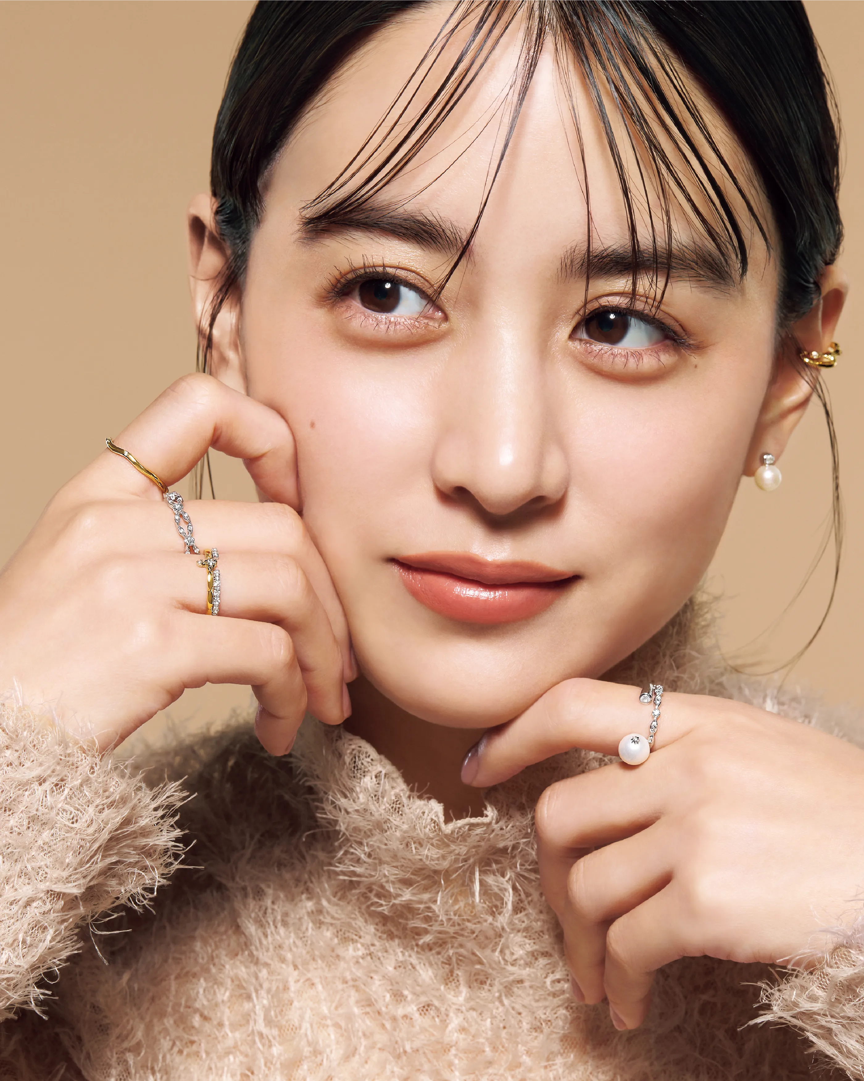 モデルが着用しているジュエリー