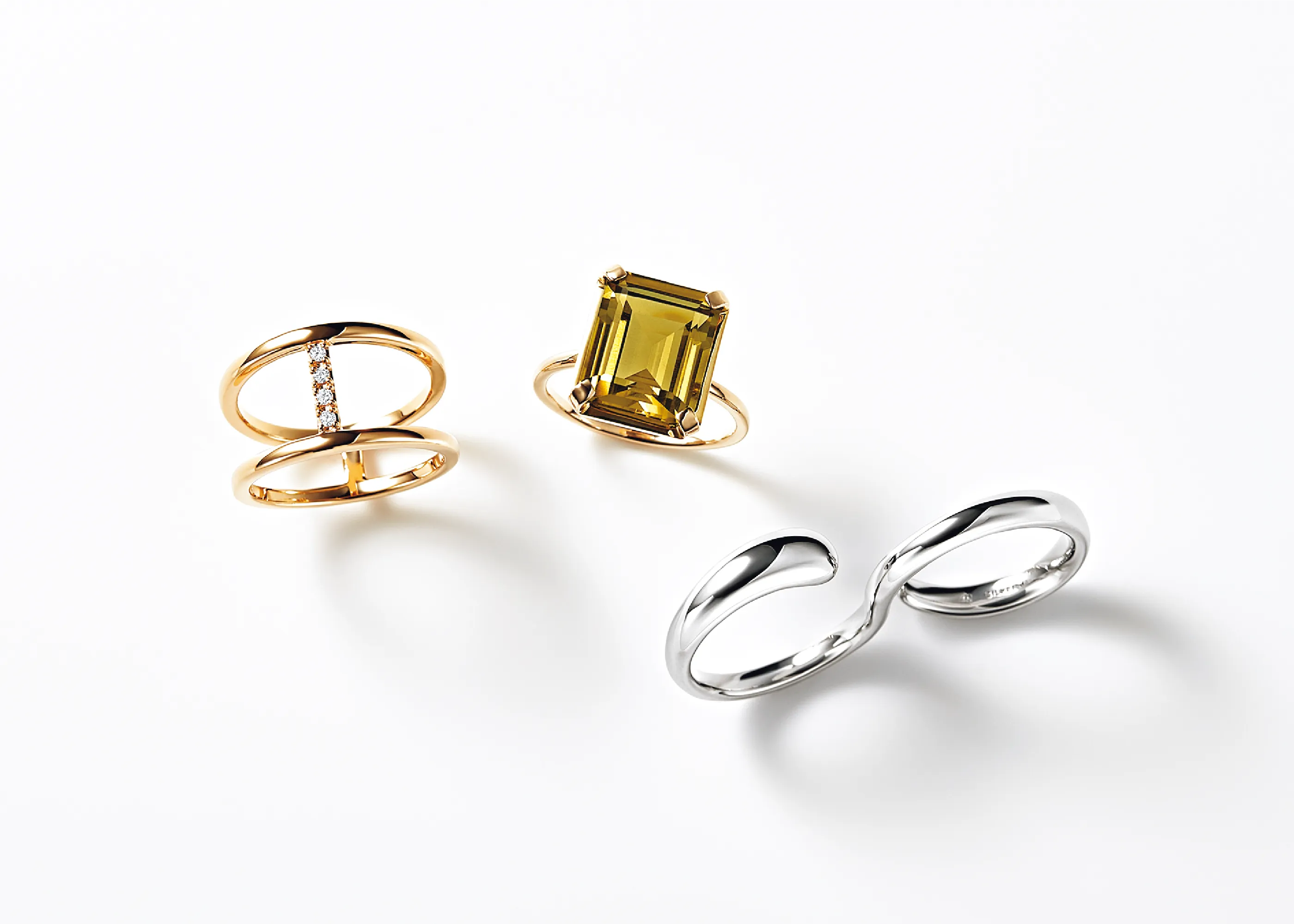 シルバーリングとゴールドリングの商品画像