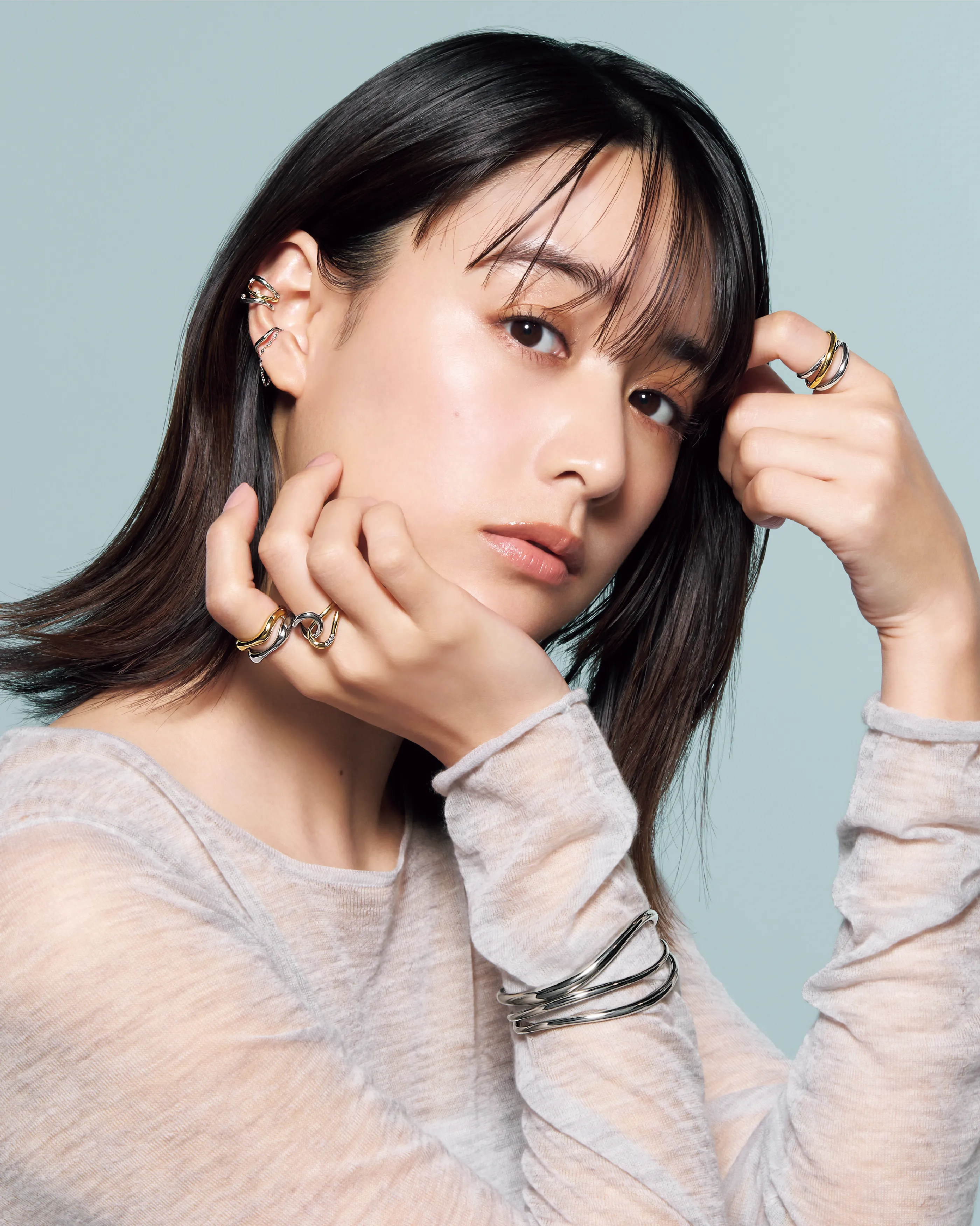 モデルが着用しているジュエリー