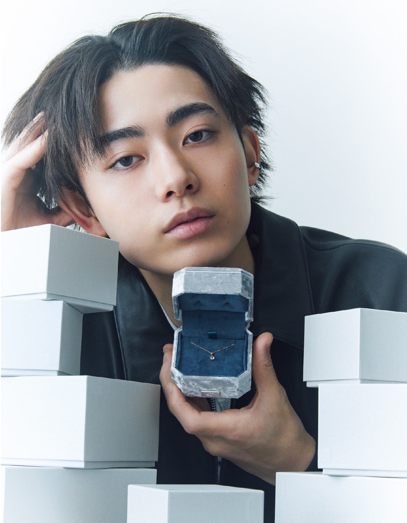 モデルが着用しているジュエリー