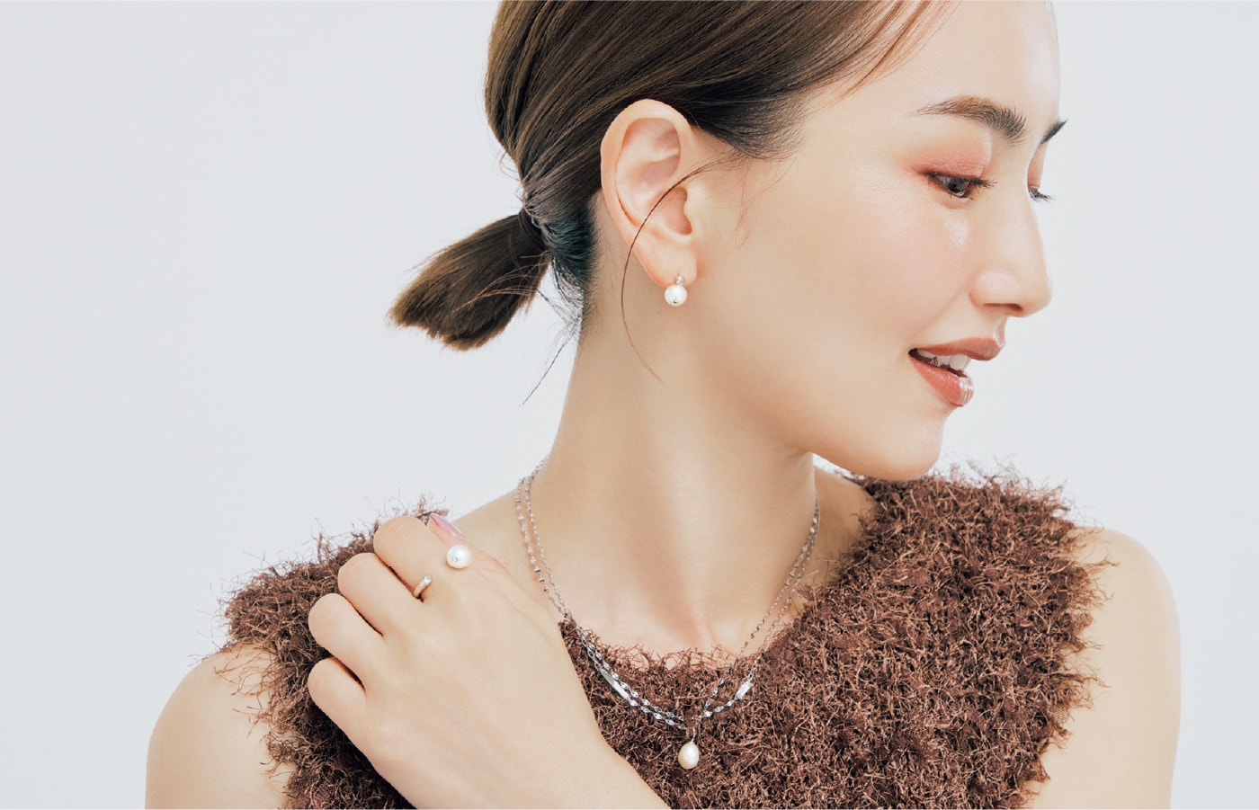 モデルが着用しているジュエリー