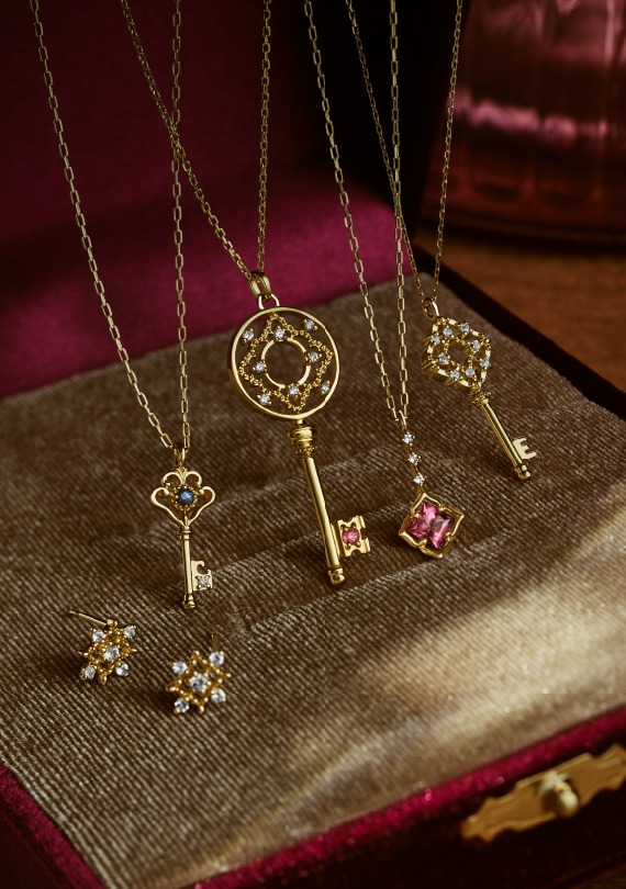 HOLIDAY COLLECTION