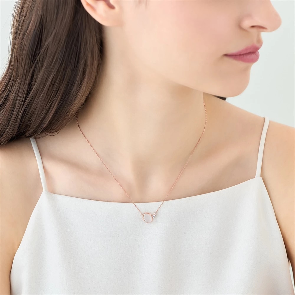 モデルが着用しているジュエリー