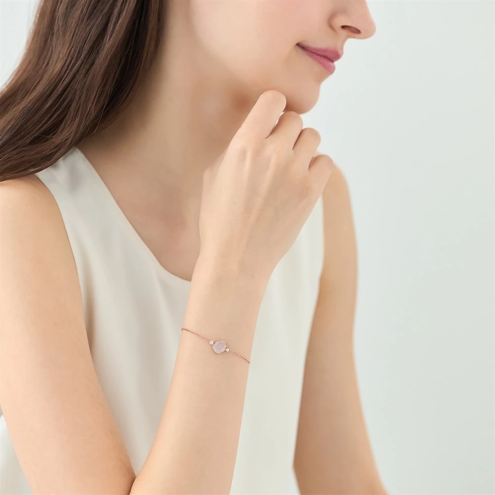 モデルが着用しているジュエリー