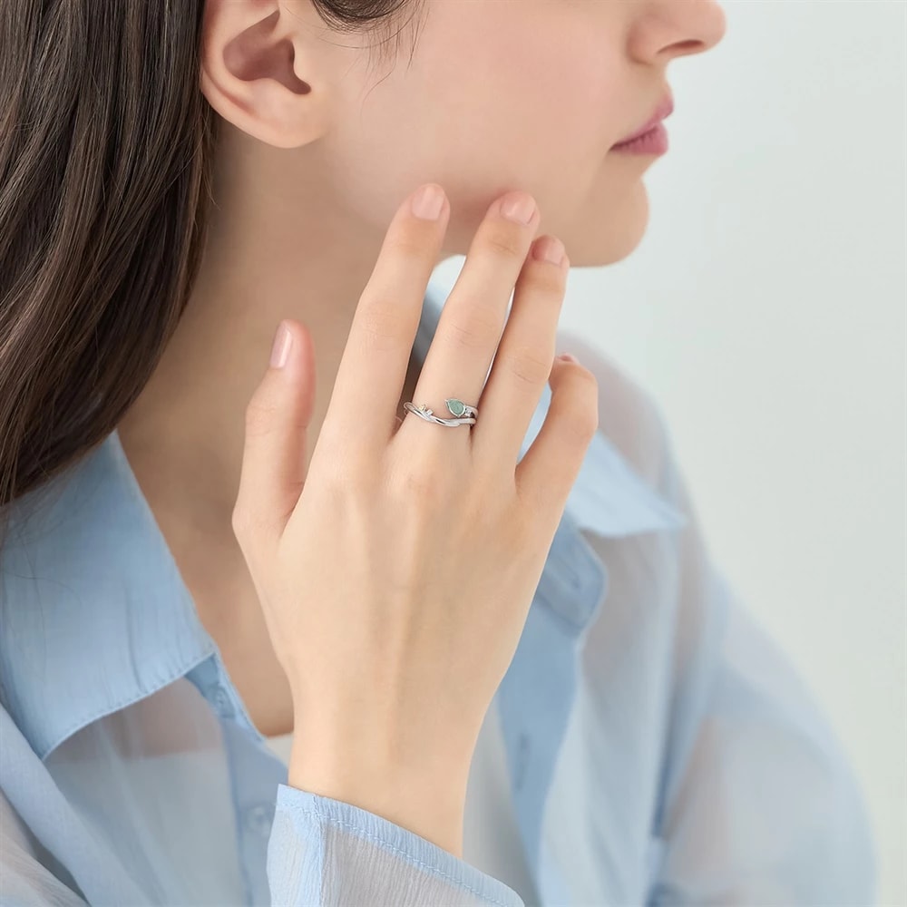 モデルが着用しているジュエリー