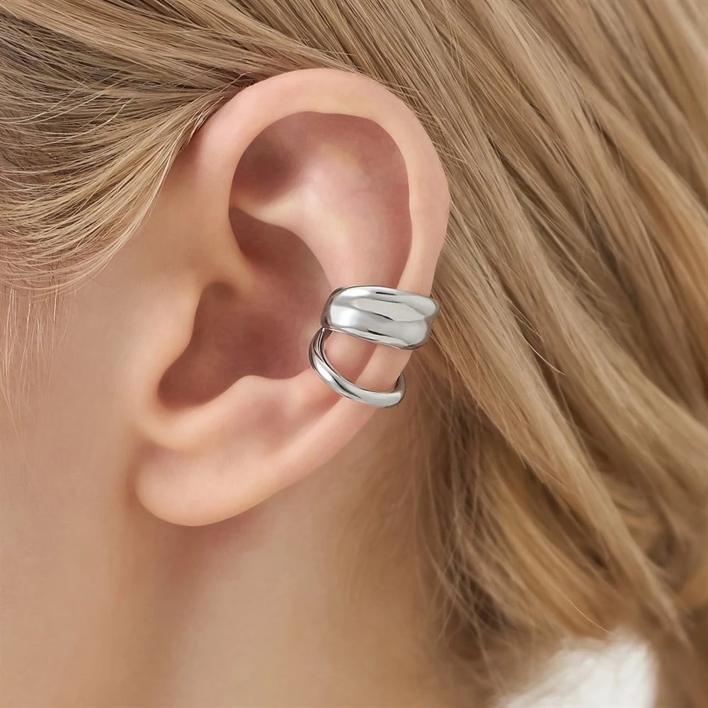 モデルが着用しているジュエリー