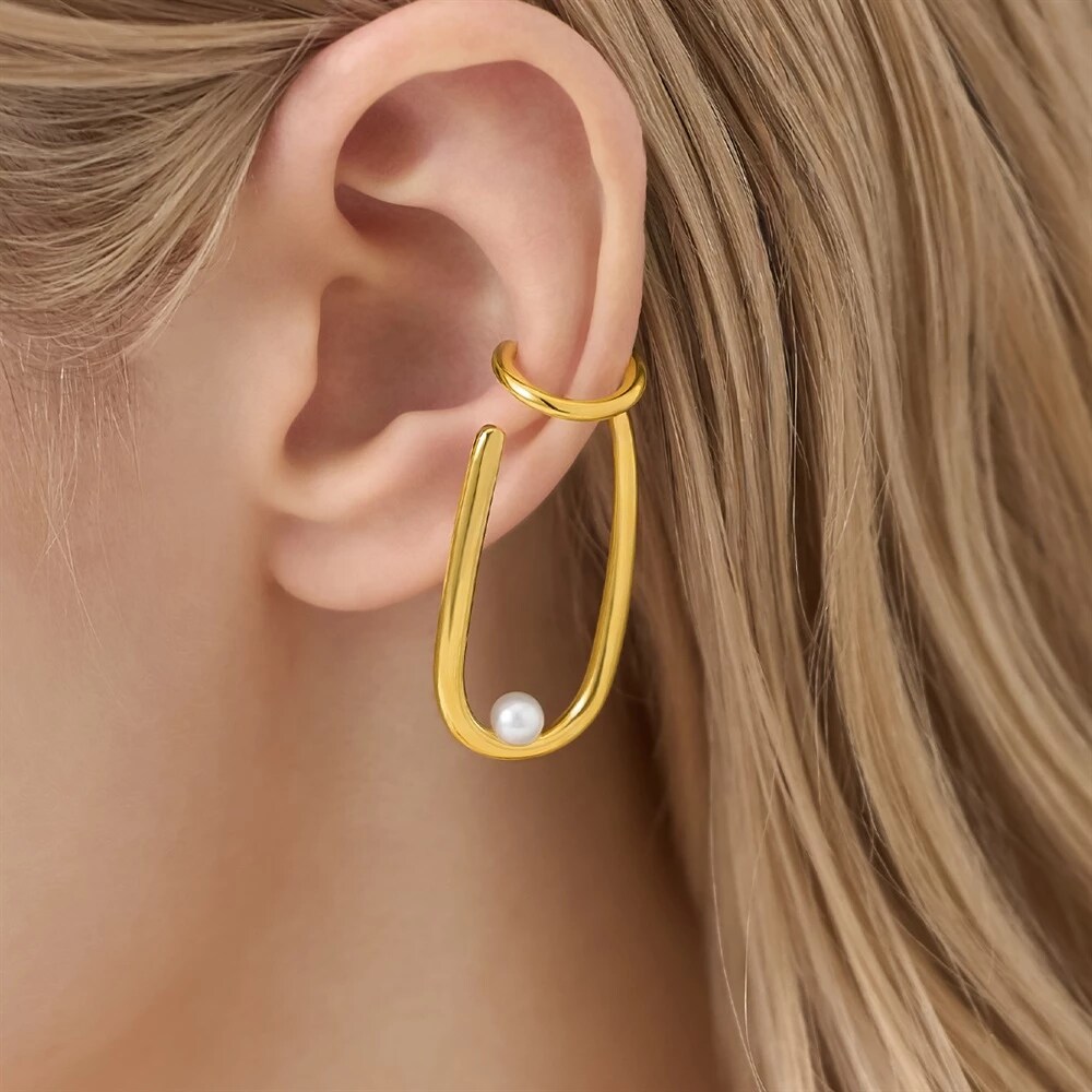 モデルが着用しているジュエリー