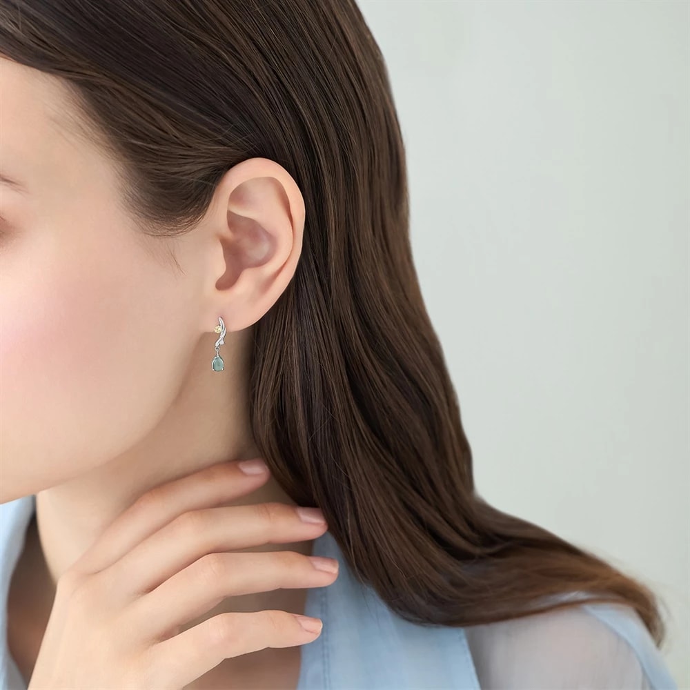 モデルが着用しているジュエリー