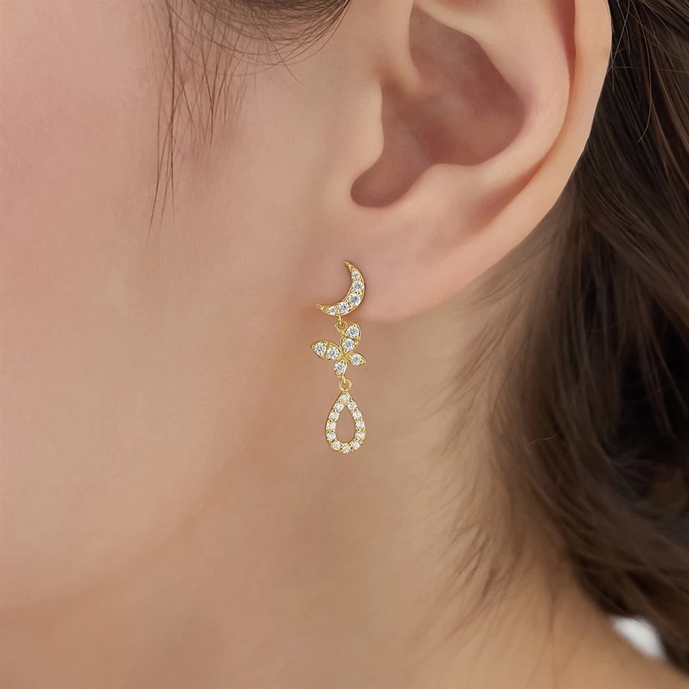 モデルが着用しているジュエリー