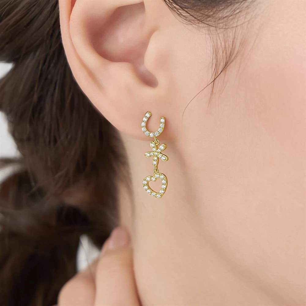 モデルが着用しているジュエリー