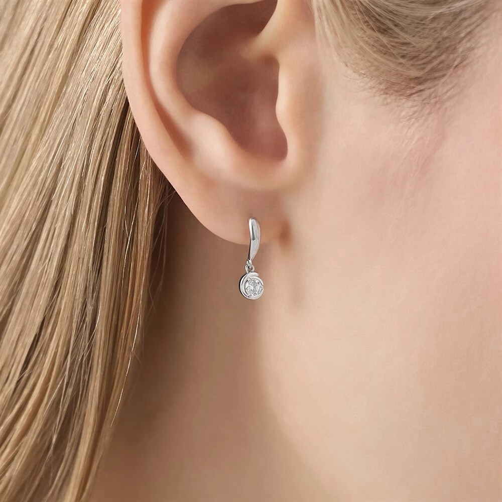 モデルが着用しているジュエリー