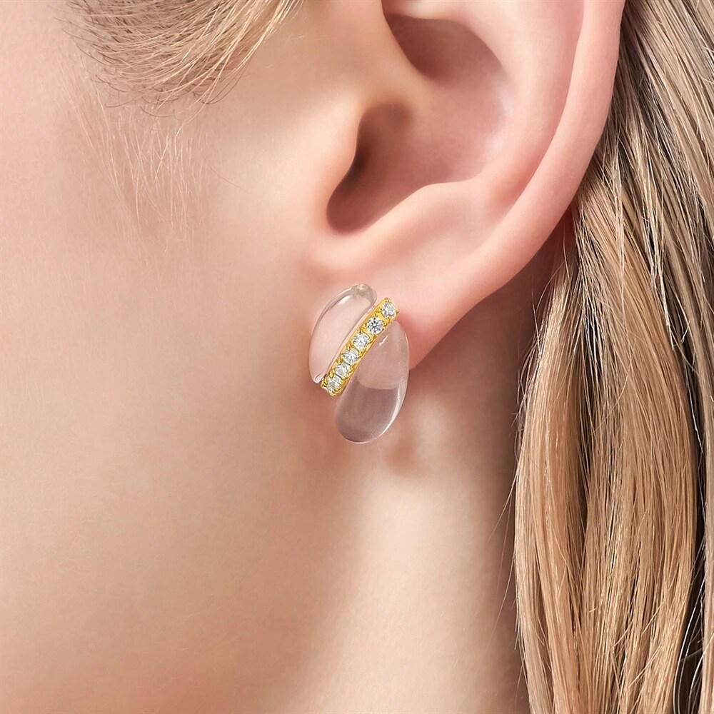 モデルが着用しているジュエリー