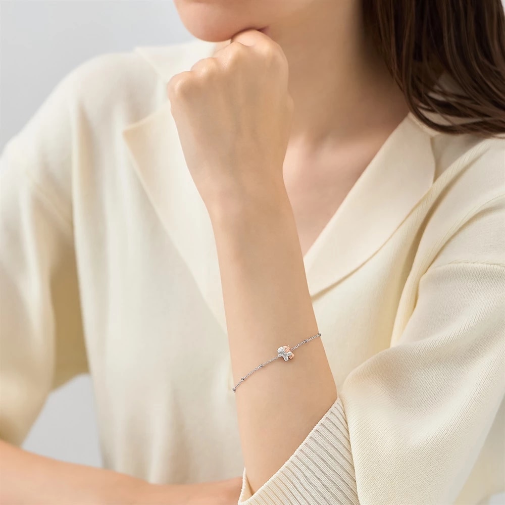 モデルが着用しているジュエリー