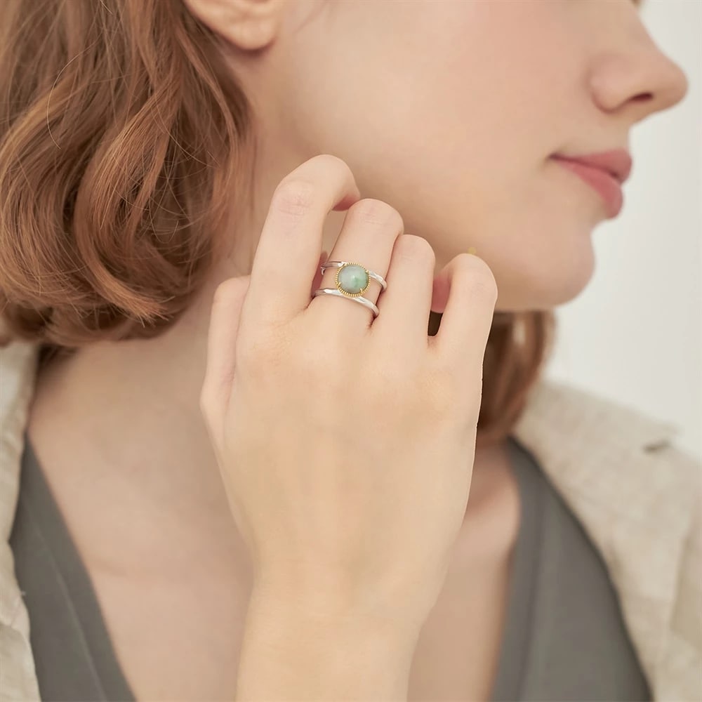 K10イエローゴールド/シルバージェダイトリング 着用イメージ