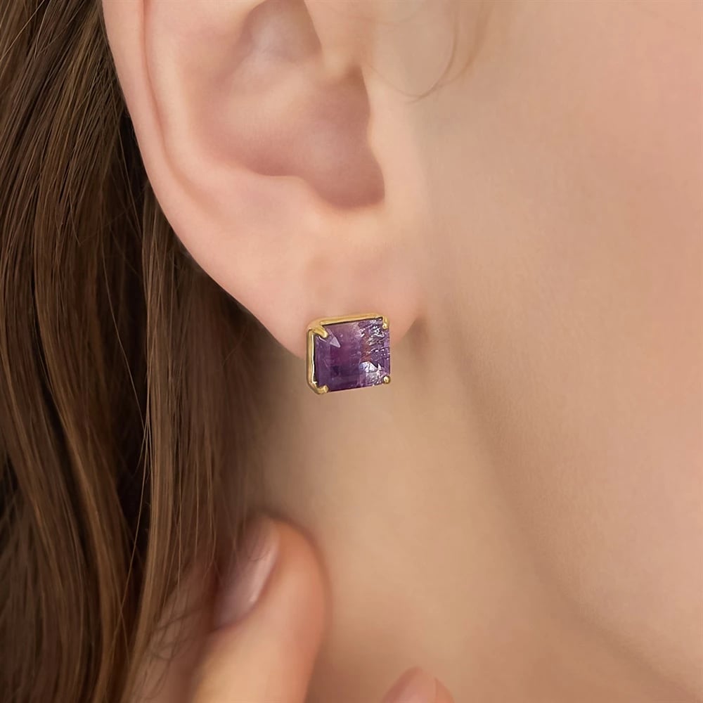 K10イエローゴールドクォーツパールピアス 着用画像