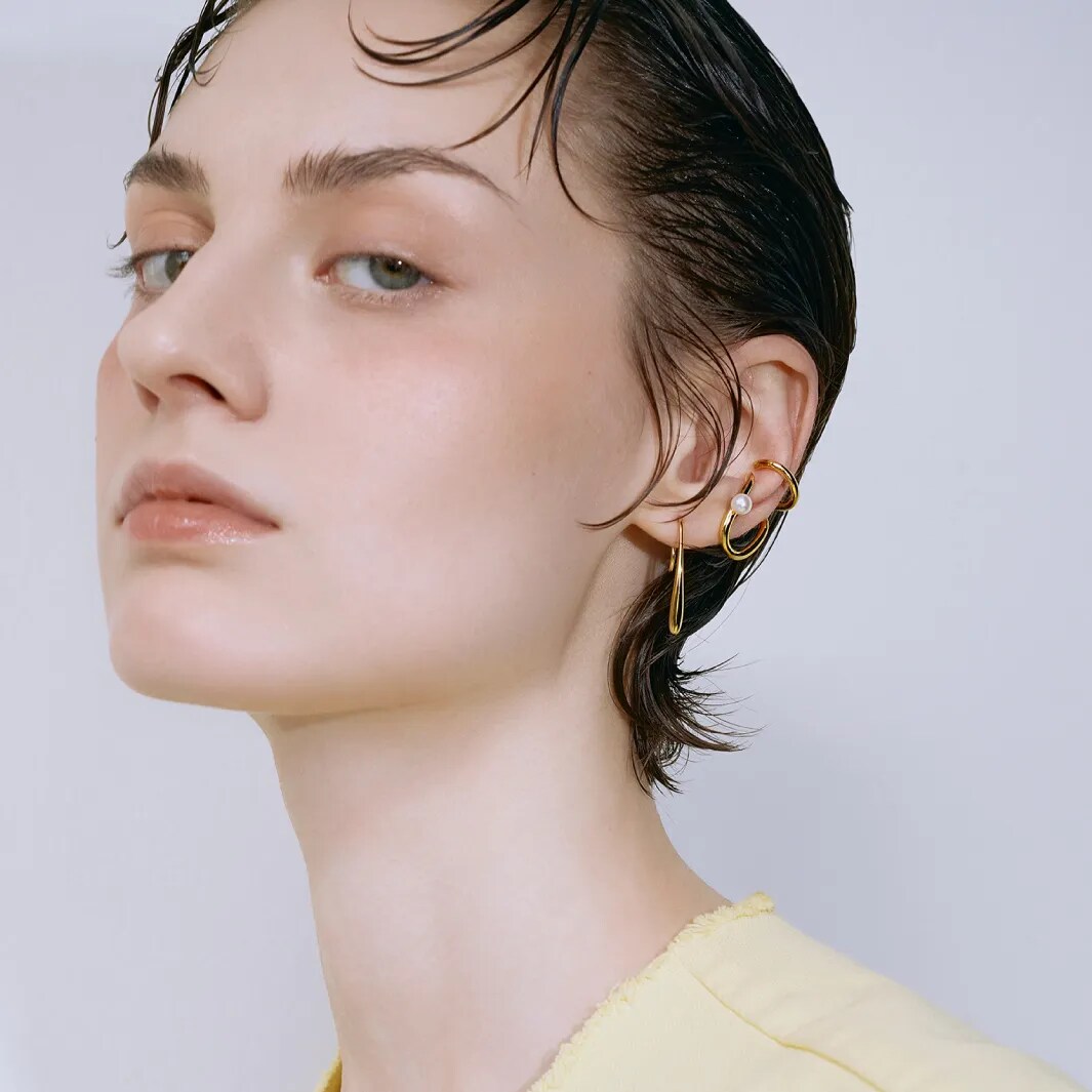 モデルが着用しているジュエリー