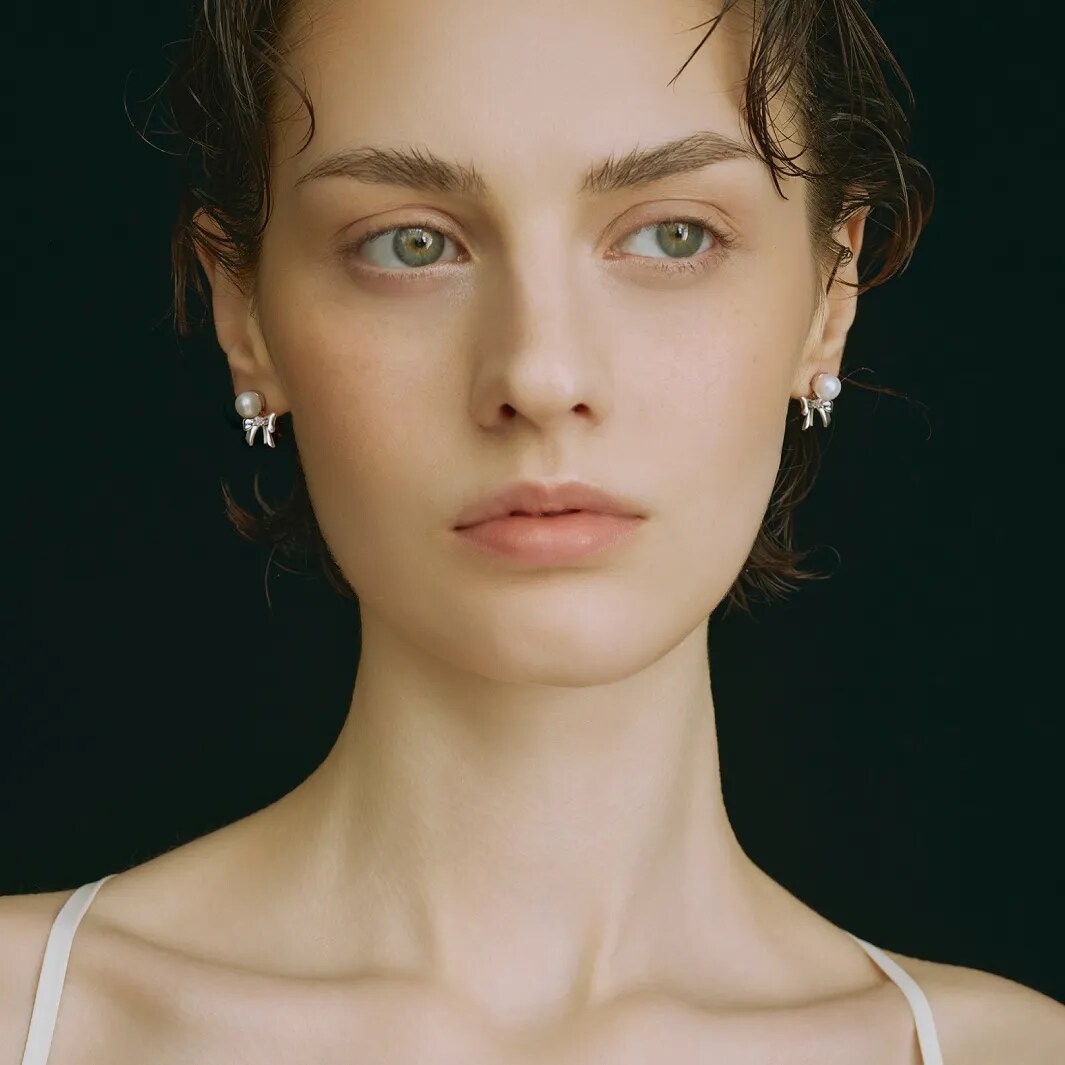 モデルが着用しているジュエリー